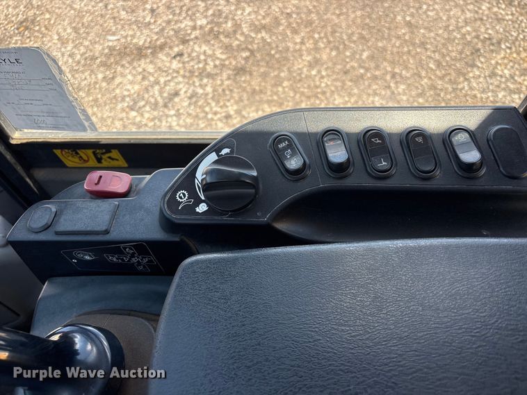 image for item YA3588 2020 Komatsu WA270-8 wheel loader