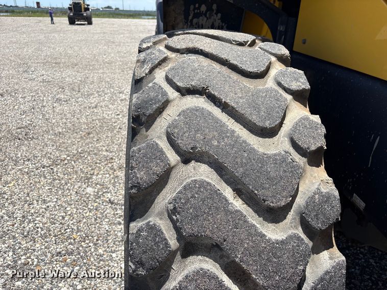 image for item YA3589 2019 Komatsu WA270-8 wheel loader