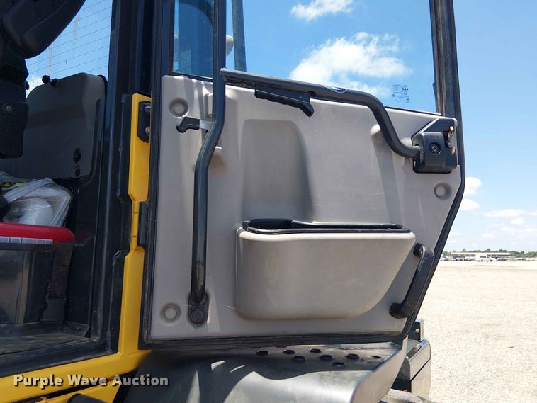 image for item YA3590 2021 Komatsu WA270-8 wheel loader