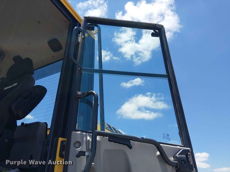 image for item YA3590 2021 Komatsu WA270-8 wheel loader