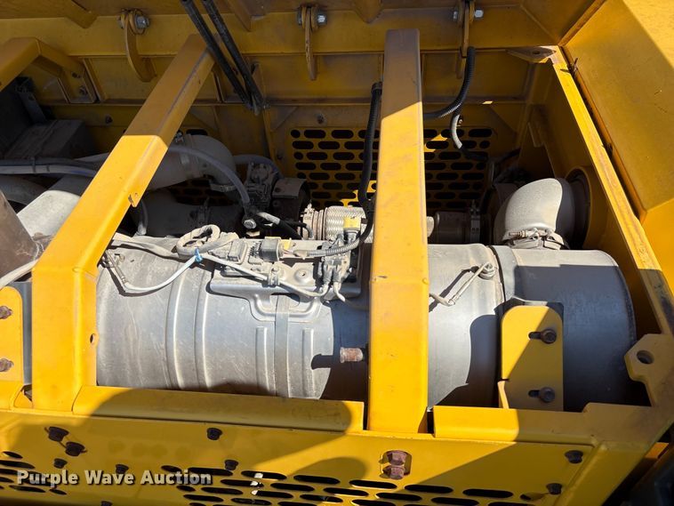 image for item YA3595 2020 Terramac RT14R track carrier