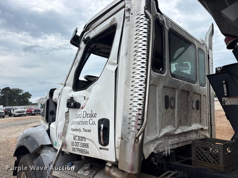 image for item YA3633 2026 Western Star 47X dump truck