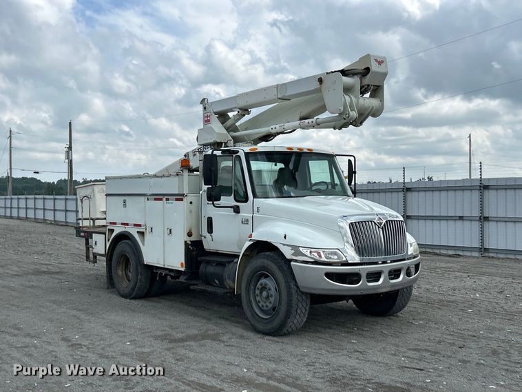 image for item YA3742 2007 International 4300 bucket truck