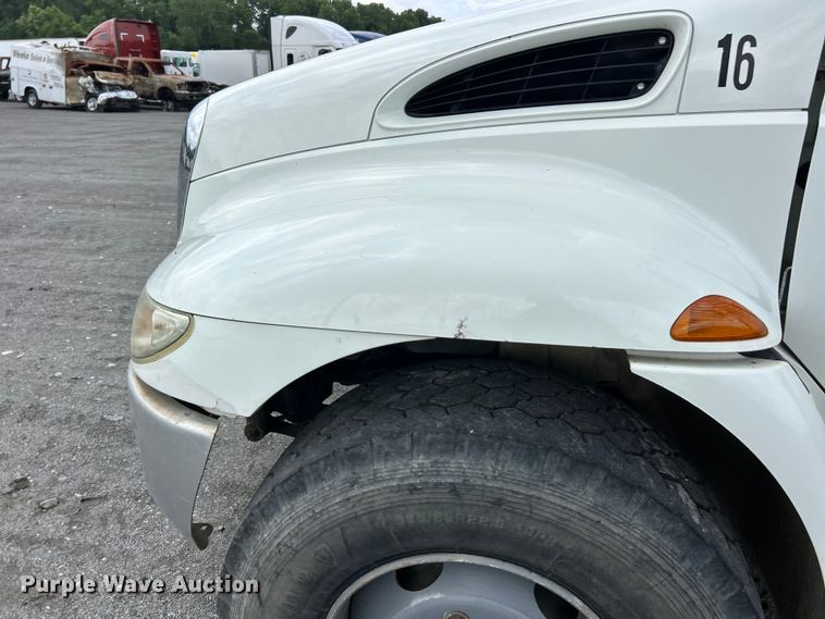 image for item YA3742 2007 International 4300 bucket truck