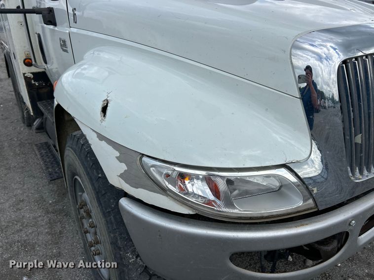 image for item YA3742 2007 International 4300 bucket truck