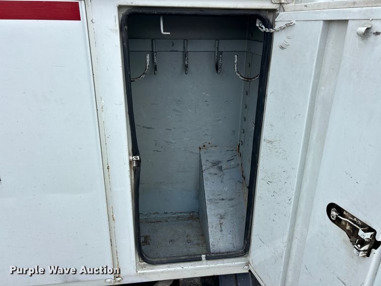 image for item YA3742 2007 International 4300 bucket truck