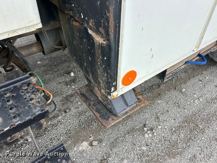 image for item YA3742 2007 International 4300 bucket truck