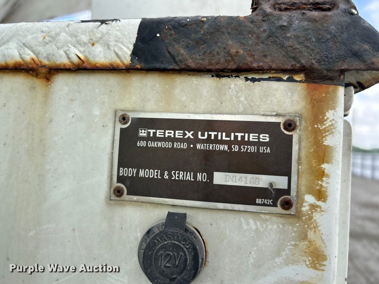 image for item YA3742 2007 International 4300 bucket truck
