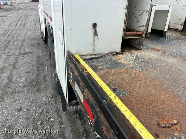 image for item YA3742 2007 International 4300 bucket truck