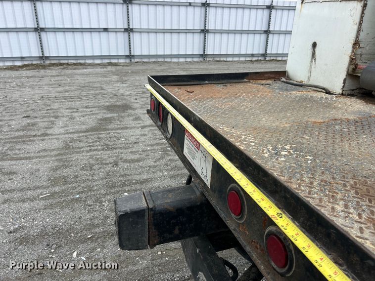 image for item YA3742 2007 International 4300 bucket truck