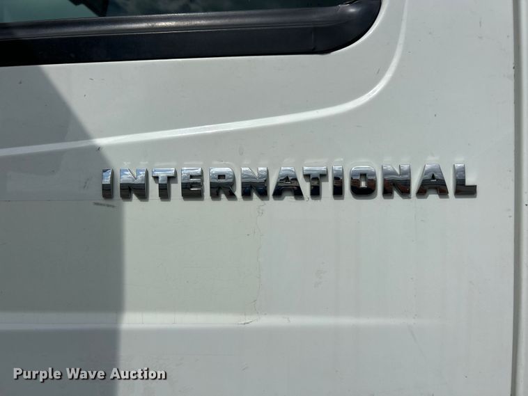 image for item YA3742 2007 International 4300 bucket truck