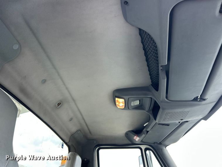 image for item YA3742 2007 International 4300 bucket truck