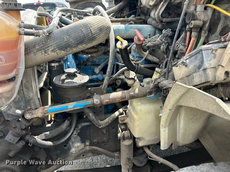 image for item YA3742 2007 International 4300 bucket truck