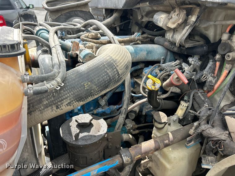 image for item YA3742 2007 International 4300 bucket truck