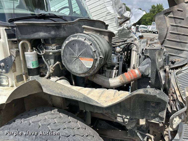 image for item YA3742 2007 International 4300 bucket truck