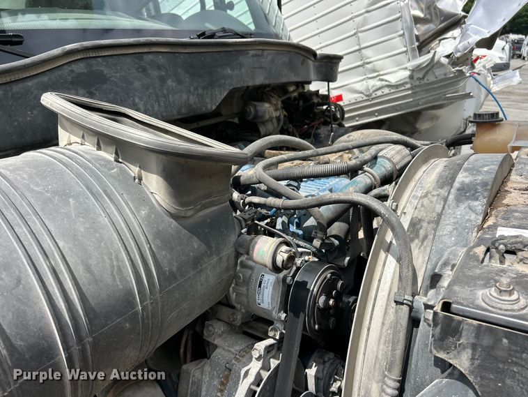 image for item YA3742 2007 International 4300 bucket truck