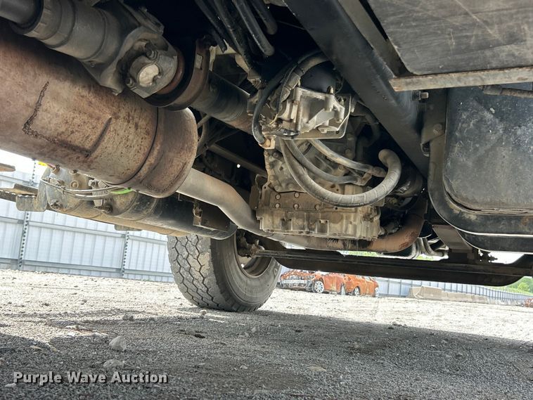 image for item YA3742 2007 International 4300 bucket truck