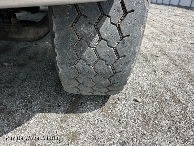image for item YA3742 2007 International 4300 bucket truck