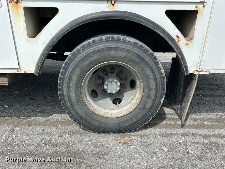 image for item YA3742 2007 International 4300 bucket truck