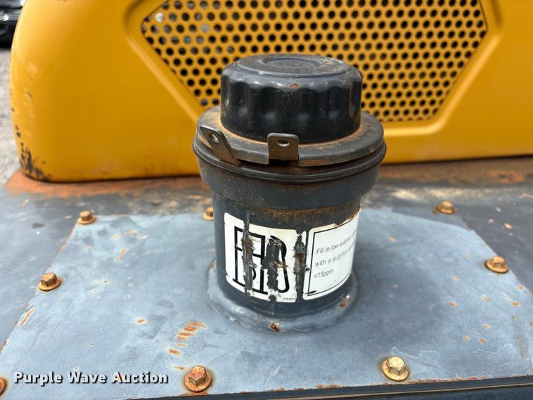 image for item YA3744 2021 XCMG CV123PDU single drum vibratory roller
