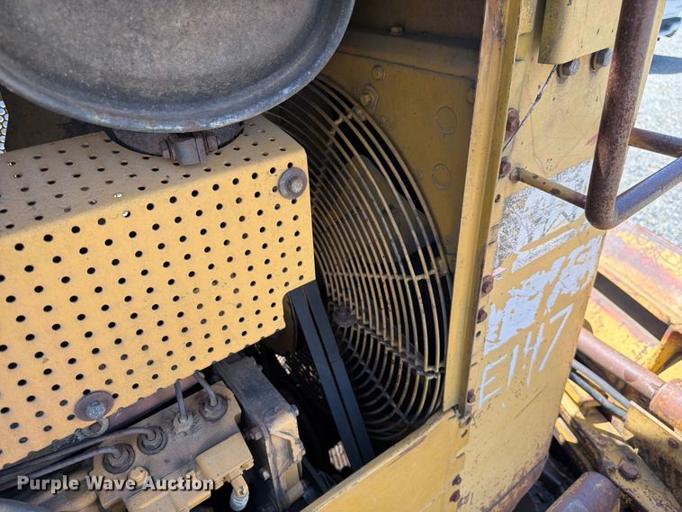 image for item YA3795 1993 Caterpillar D4H TSK skidder