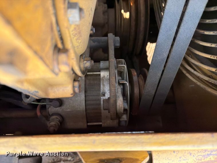 image for item YA3795 1993 Caterpillar D4H TSK skidder