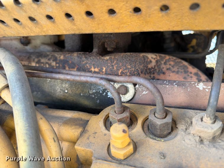 image for item YA3795 1993 Caterpillar D4H TSK skidder