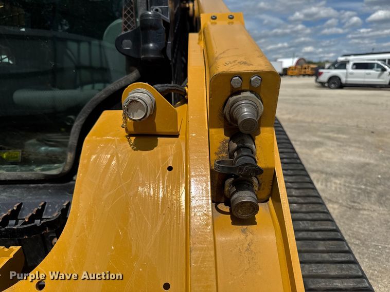 image for item YA3834 2023 Caterpillar 289D3 tracked skid steer loader