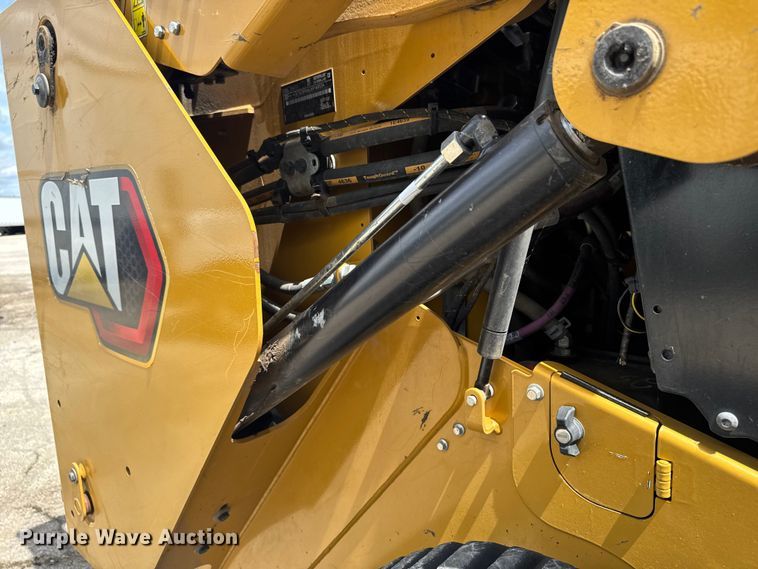 image for item YA3834 2023 Caterpillar 289D3 tracked skid steer loader