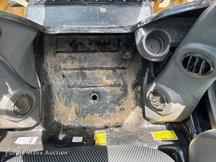 image for item YA3834 2023 Caterpillar 289D3 tracked skid steer loader