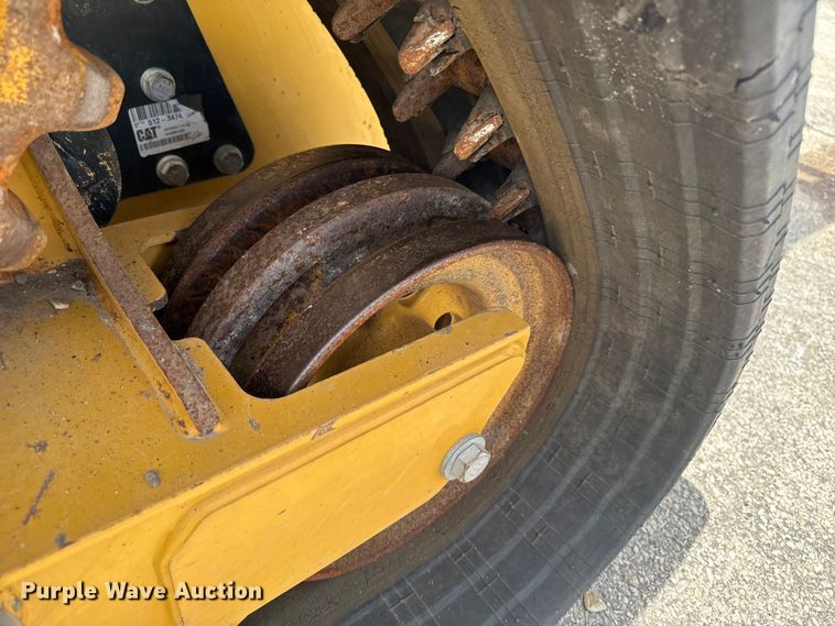 image for item YA3834 2023 Caterpillar 289D3 tracked skid steer loader