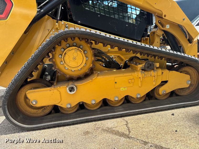 image for item YA3834 2023 Caterpillar 289D3 tracked skid steer loader