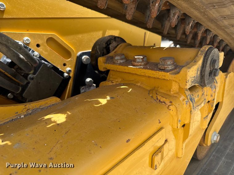 image for item YA3834 2023 Caterpillar 289D3 tracked skid steer loader