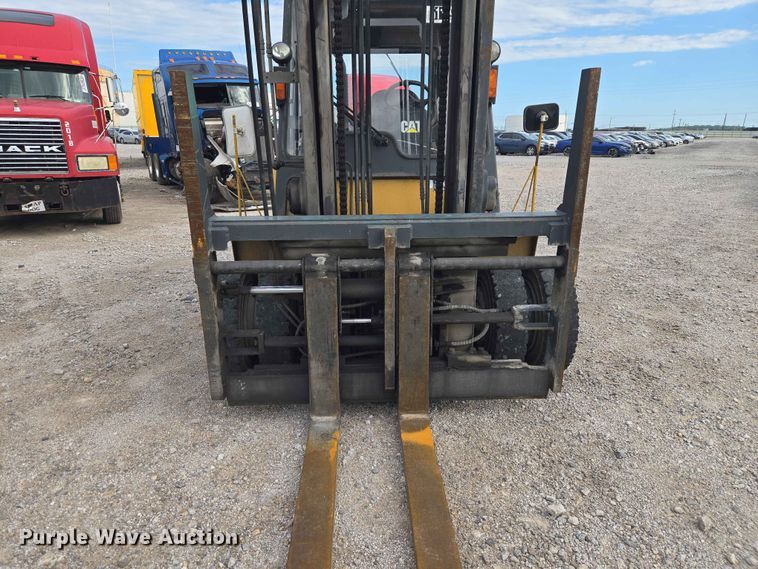 image for item YA3841 Caterpillar DP70 forklift