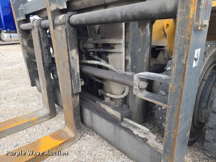 image for item YA3841 Caterpillar DP70 forklift