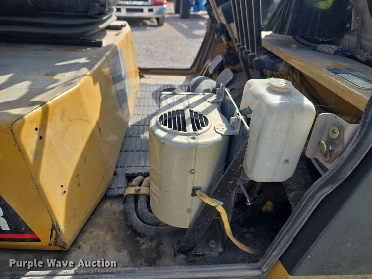 image for item YA3841 Caterpillar DP70 forklift