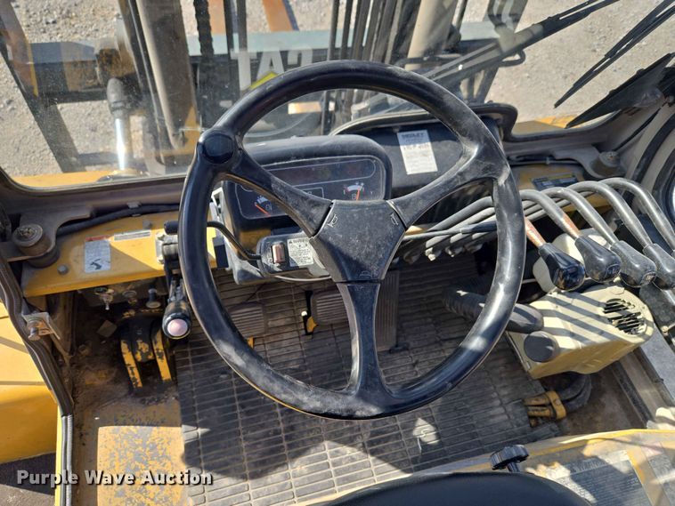 image for item YA3841 Caterpillar DP70 forklift