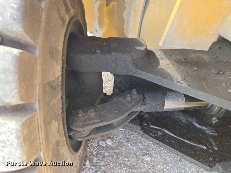 image for item YA3841 Caterpillar DP70 forklift