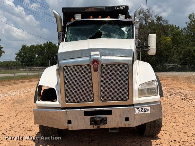 image for item YA3890 2019 Kenworth T880 dump truck