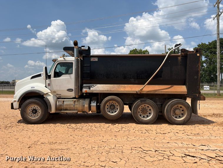 image for item YA3890 2019 Kenworth T880 dump truck