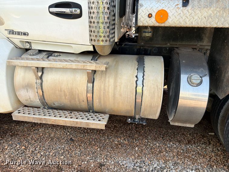 image for item YA3890 2019 Kenworth T880 dump truck