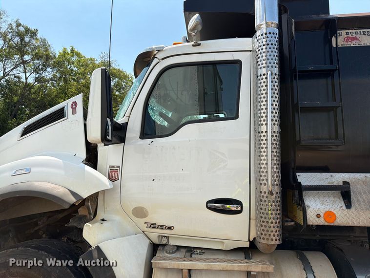 image for item YA3890 2019 Kenworth T880 dump truck