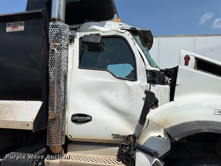 image for item YA3890 2019 Kenworth T880 dump truck