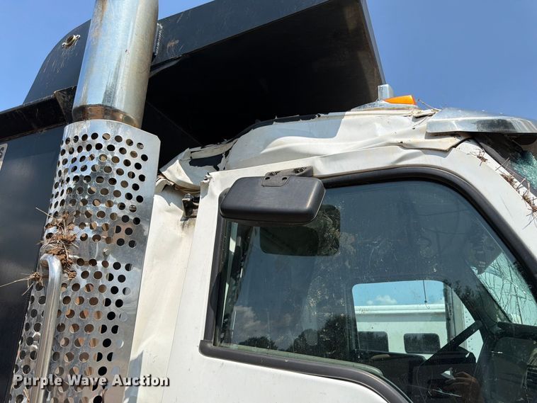 image for item YA3890 2019 Kenworth T880 dump truck