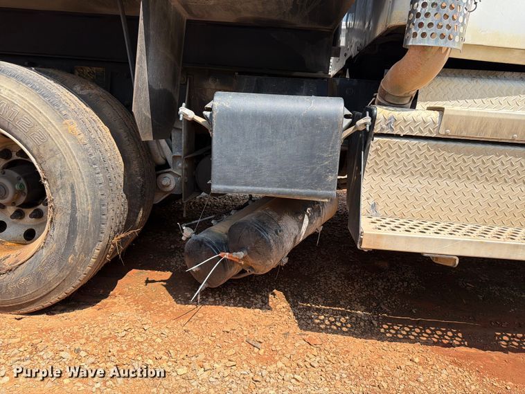 image for item YA3890 2019 Kenworth T880 dump truck