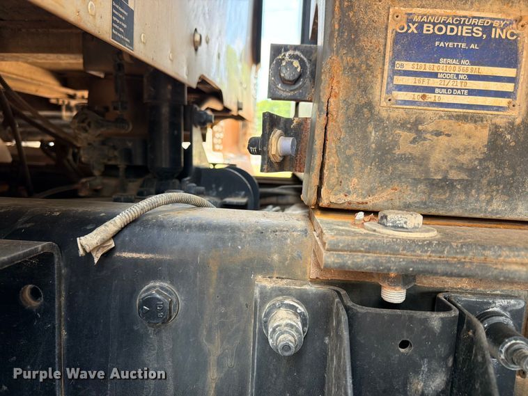 image for item YA3890 2019 Kenworth T880 dump truck