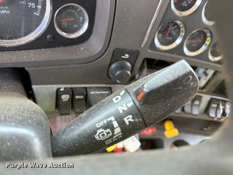 image for item YA3890 2019 Kenworth T880 dump truck