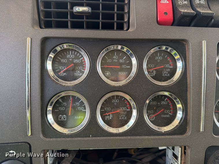 image for item YA3890 2019 Kenworth T880 dump truck