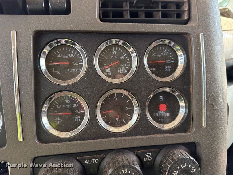 image for item YA3890 2019 Kenworth T880 dump truck