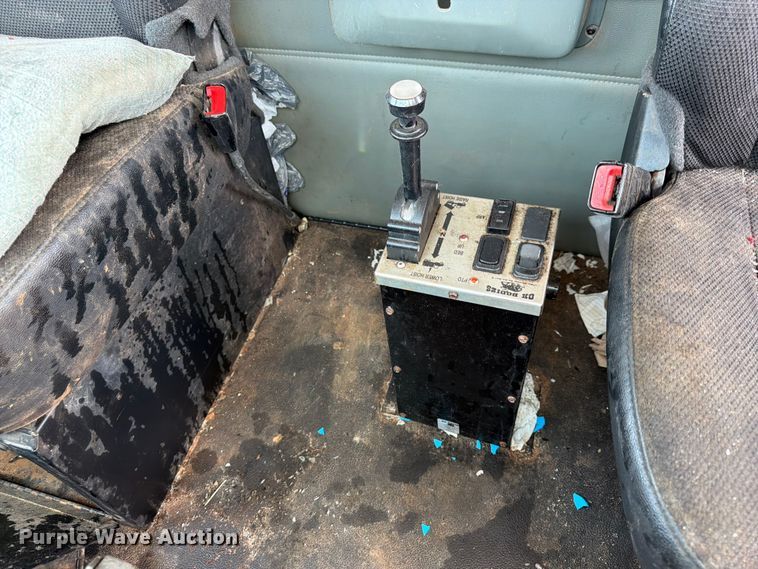 image for item YA3890 2019 Kenworth T880 dump truck